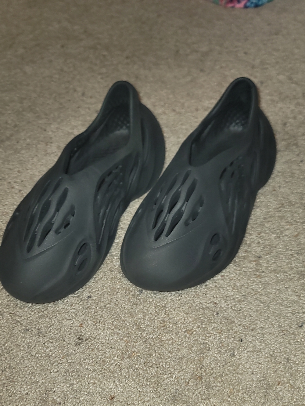Men's Dark Gray/Black Slip-On Yeezy Foam Runners